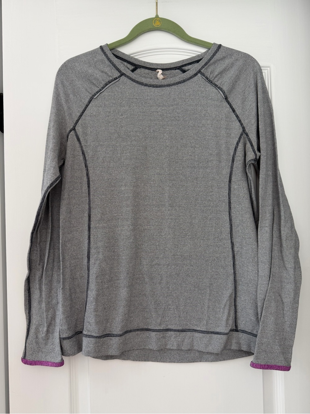 Lucy Gray Stripe Thumbhole Performance Long Sleeve Athletic Top Large - Picture 3 of 8